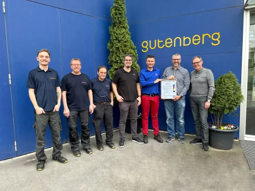 Gruppenfoto nach der Premium-PSO-Zertifizierung