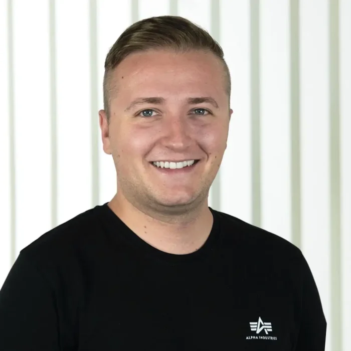 Portrait von Aaron Kaiser, zuständig für Kundenberatung/ Projektleitung im Bereich Digital Media in der Gutenberg AG.