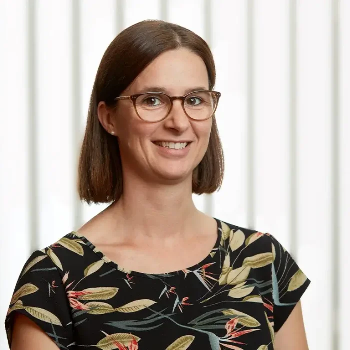Portrait von Janine Konrad, zuständig für den Verkauf im Bereich Innendienst in der Gutenberg AG.